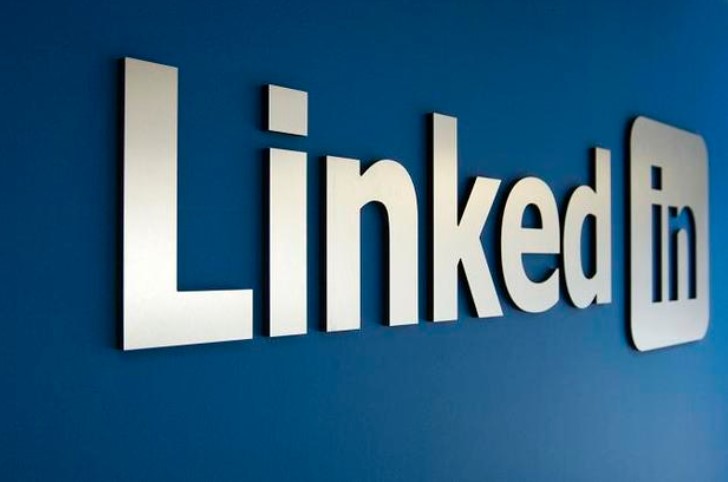 How to Effectively Engage on LinkedIn